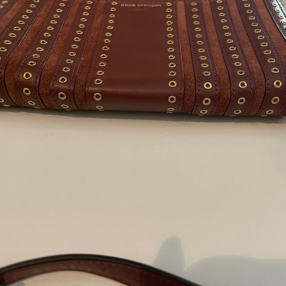Michael Kors Brooklyn Grommet Large Leather Suede Crossbody Bag in Brick Red - Picture 4 of 8